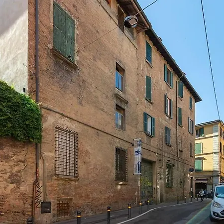 Center Via Del Borgo 1